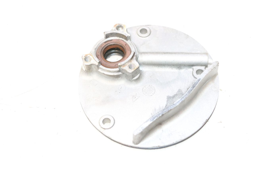 photo de STATOR COVER YAMAHA YP MAJESTY 125 (2007 - 2010) - Zoom on usage condition