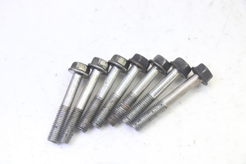 photo de REAR WHEEL SHAFT COVER HONDA FES S-WING SWING ABS 125 (2007 - 2015) - Technical close-up