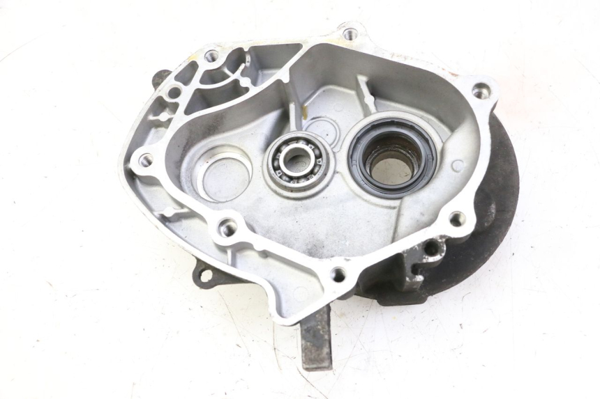 photo de REAR WHEEL SHAFT COVER HONDA FES S-WING SWING ABS 125 (2007 - 2015) - Fixing points details