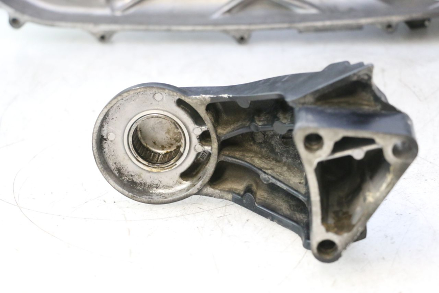 photo de REAR WHEEL SHAFT COVER HONDA FJS SILVER WING SILVERWING 400 (2005 - 2008) - Distinctive features