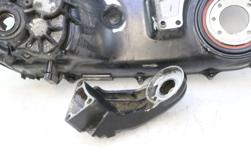 photo de REAR WHEEL SHAFT COVER HONDA FJS SILVER WING SILVERWING 400 (2005 - 2008) - Fixing points details
