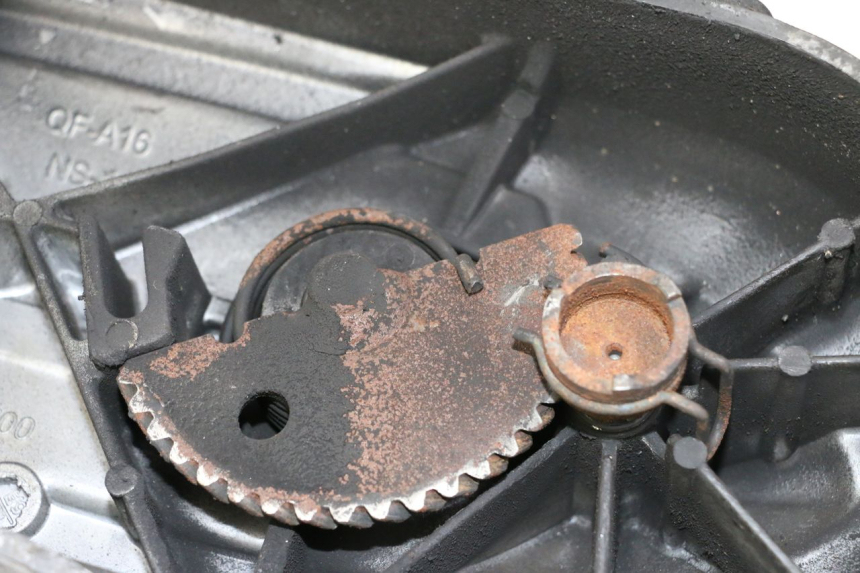 photo de VARIATOR COVER PEUGEOT KISBEE 2T 50 (2010 - 2017) - Zoom on usage condition