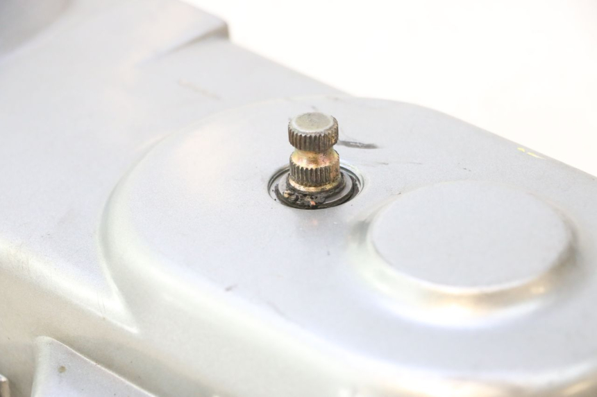 photo de VARIATOR COVER PEUGEOT KISBEE 4T 50 (2010 - 2017) - Fixing points details