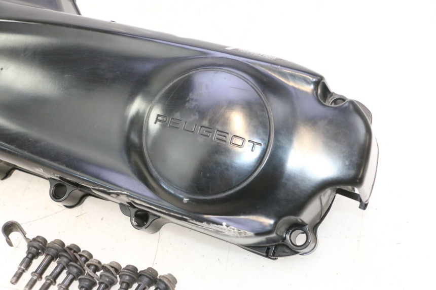 photo de DRIVE BELT COVER PEUGEOT KISBEE 4T 50 (2023 - 2026) - High-resolution close-up