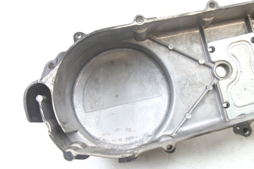 photo de DRIVE BELT COVER LONGJIA SHARPY 125 (2020 - 2024) - Fixing points details