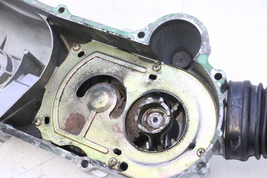 photo de VARIATOR COVER HONDA SCV LEAD 100 (2003 - 2007) - Zoom on usage condition