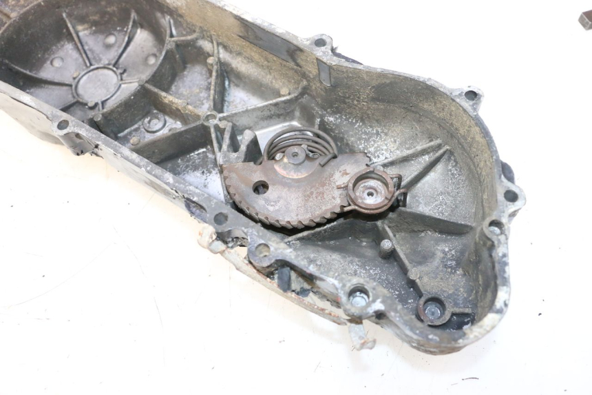 photo de VARIATOR COVER PEUGEOT TKR TREKKER FURIOUS 50 (2005 - 2014) - Fixing points details
