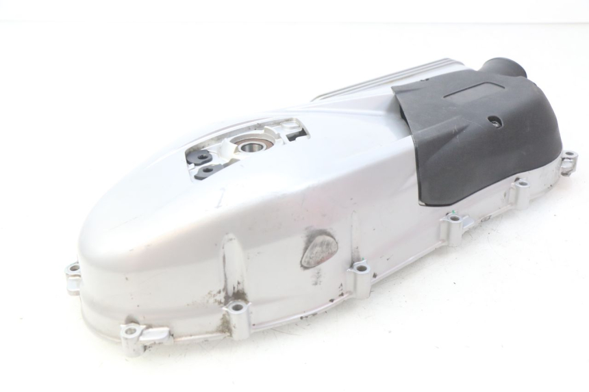 photo de VARIATOR COVER PIAGGIO VESPA GTS IGET ABS 125 (2017 - 2023) - Distinctive features