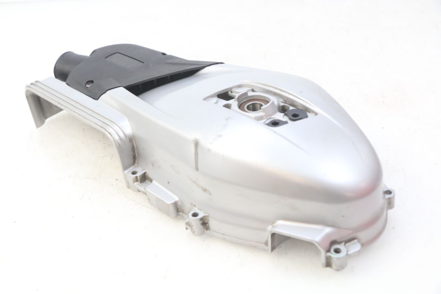 photo de VARIATOR COVER PIAGGIO VESPA GTS IGET ABS 125 (2017 - 2023) - Fixing points details