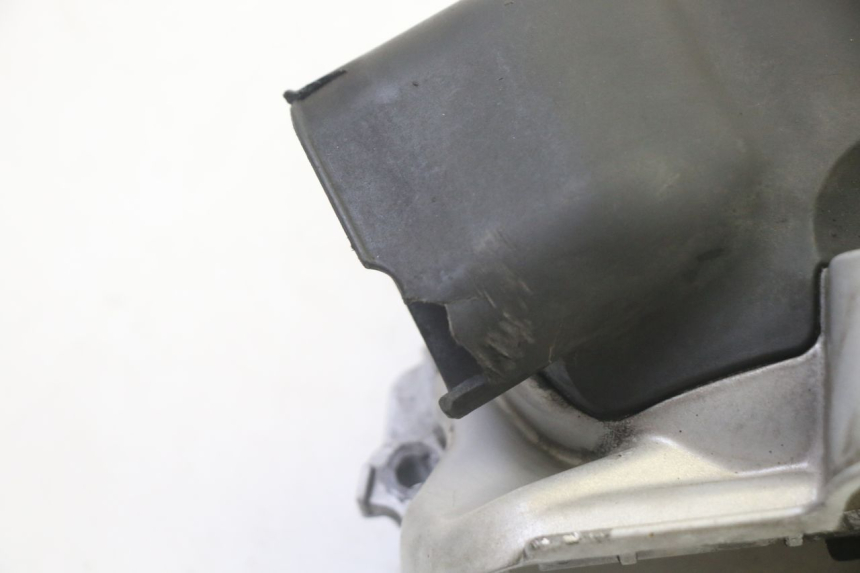 photo de VARIATOR COVER PIAGGIO X8 125 (2004 - 2007) - Zoom on usage condition