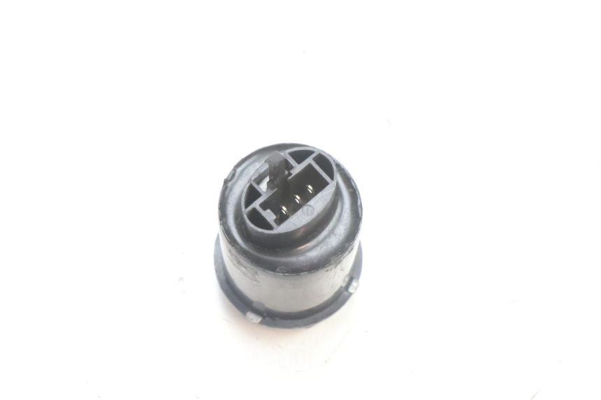 photo de FLASHER RELAY KYMCO AGILITY 16+ 4T 50 (2018 - 2023) - Zoom on usage condition