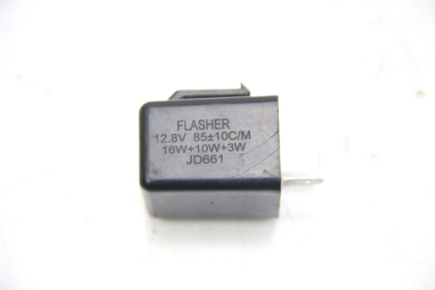 photo de FLASHER RELAY ECCITY ARTELEC 670 1 (2013 - 2017) - Zoom on usage condition