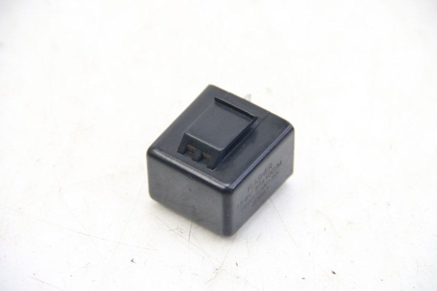photo de FLASHER RELAY ECCITY ARTELEC 670 1 (2013 - 2017) - Technical close-up