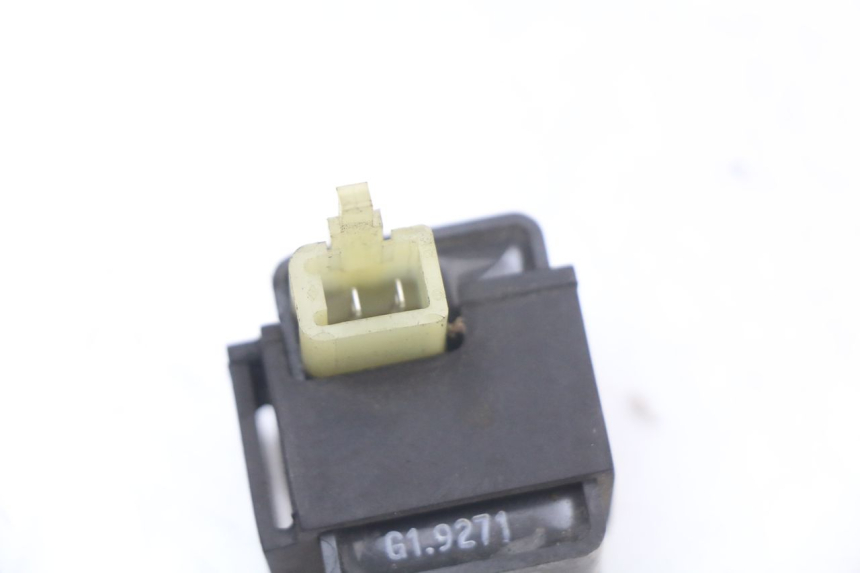 photo de FLASHER RELAY SUZUKI BURGMAN 125 (2007 - 2014) - Alternative perspective