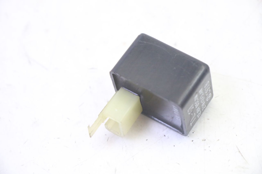 photo de FLASHER RELAY SUZUKI BURGMAN 125 (2007 - 2014) - Zoom on usage condition