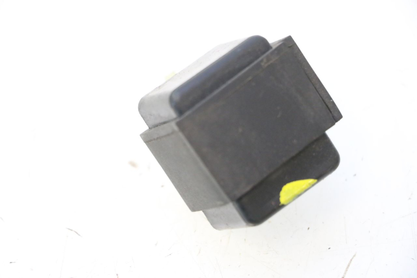 photo de FLASHER RELAY SUZUKI BURGMAN 125 (2007 - 2014) - Component detail