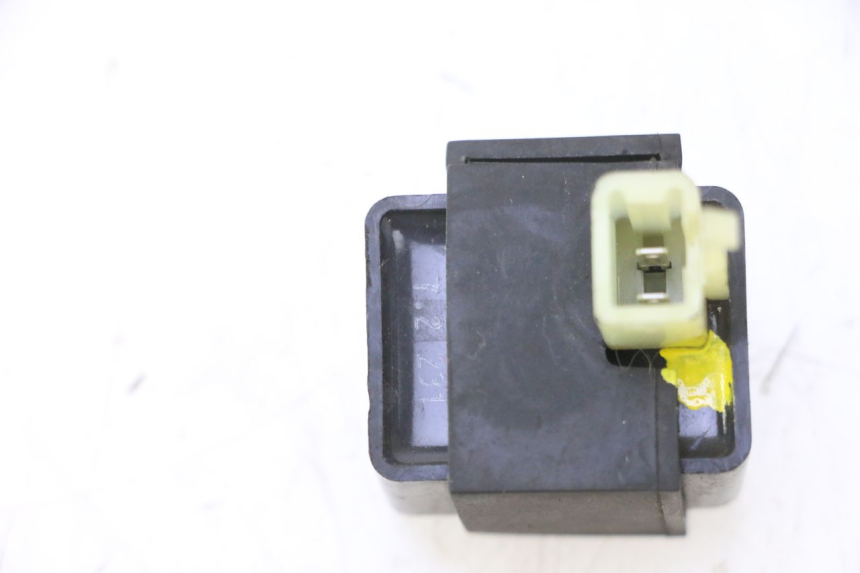 photo de FLASHER RELAY SUZUKI BURGMAN 125 (2007 - 2014) - Alternative perspective