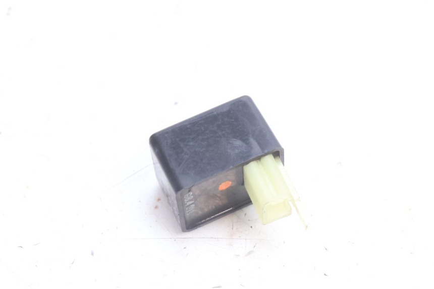 photo de FLASHER RELAY SUZUKI BURGMAN 125 (2007 - 2014) - Component detail