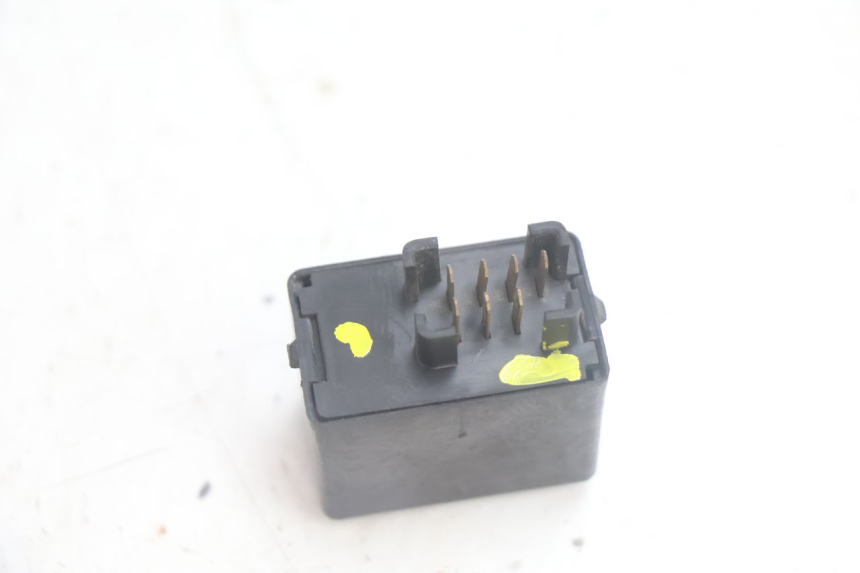 photo de TURN SIGNAL RELAY SUZUKI BURGMAN EXECUTIVE ABS 650 (2006 - 2012) - Zoom on usage condition