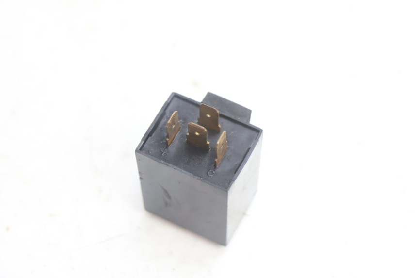 photo de TURN SIGNAL RELAY PEUGEOT BUXY 50 (1993 - 1998) - Alternative perspective