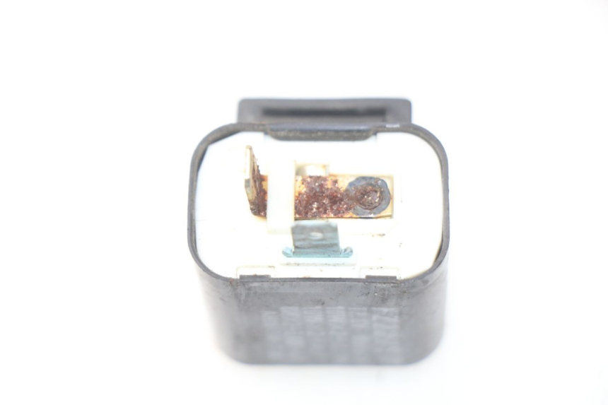 photo de TURN SIGNAL RELAY YAMAHA BW'S 50 (1999 - 2003) - Zoom on usage condition