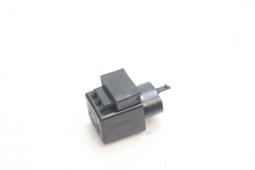 photo de TURN SIGNAL RELAY HONDA CB F HORNET 600 (2005 - 2006) - Component detail
