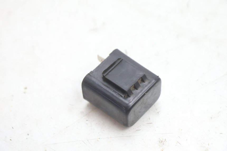 photo de TURN SIGNAL RELAY HONDA CB TWO FIFTY 250 (1991 - 2002) - Zoom on usage condition