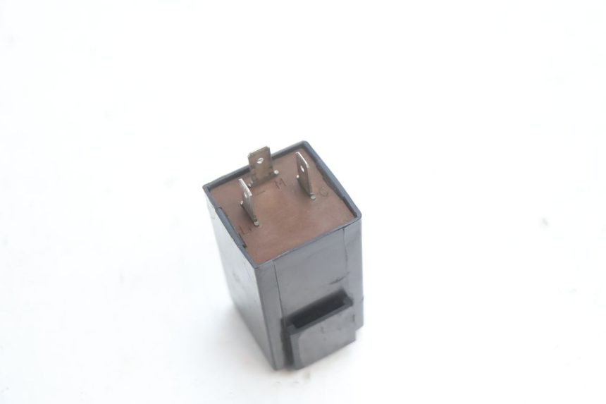 photo de TURN SIGNAL RELAY HM HONDA CRM DERAPAGE RR 50 (2006 - 2017) - Alternative perspective