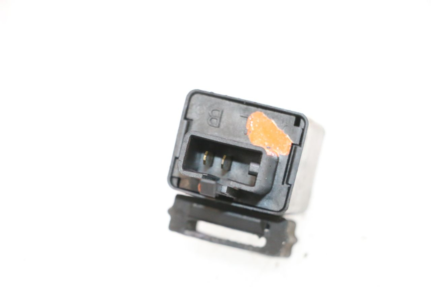 photo de TURN SIGNAL RELAY UNIT KAWASAKI ER-6 ER6 F ABS 650 (2012 - 2016) - Alternative perspective