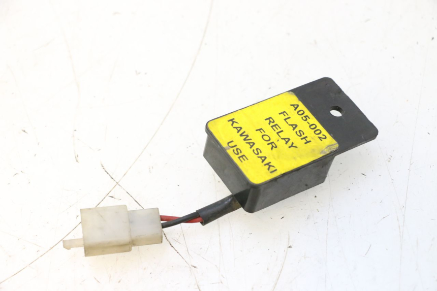 photo de TURN SIGNAL RELAY KAWASAKI ER-6 ER6 N 650 (2005 - 2009) - Zoom on usage condition
