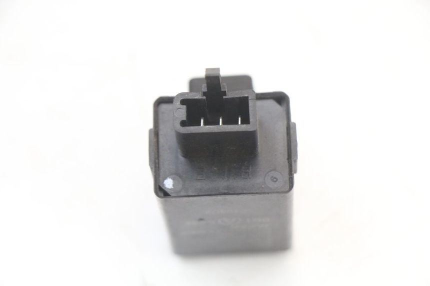 photo de FLASHER RELAY HONDA FES PANTHEON 2T 125 (1998 - 2002) - Zoom on usage condition