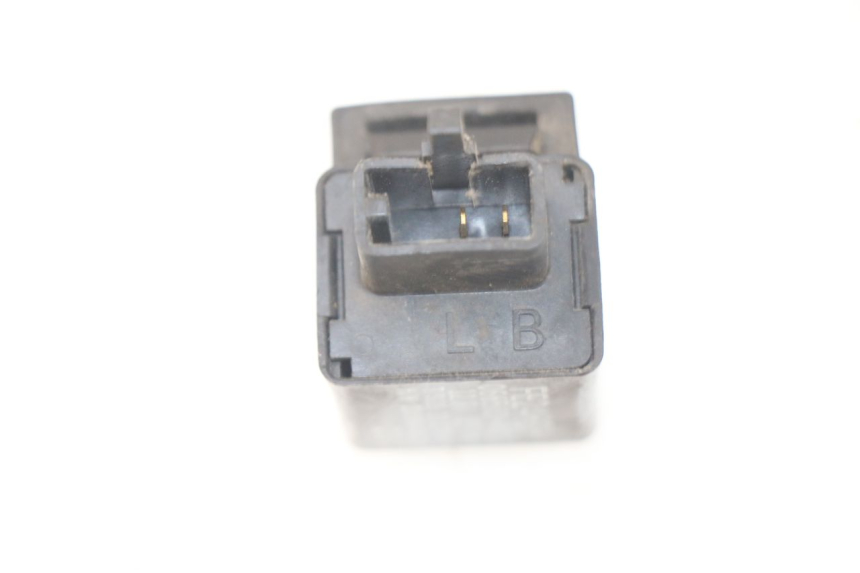 photo de FLASHER RELAY HONDA FES PANTHEON 125 (2003 - 2007) - Component detail