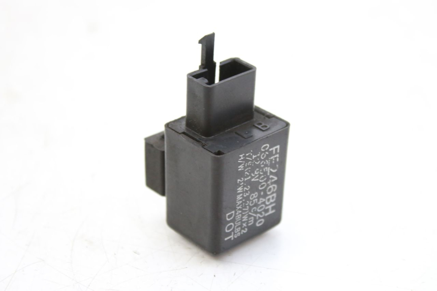 photo de FLASHER RELAY HONDA FES PANTHEON 125 (2003 - 2007) - Technical close-up