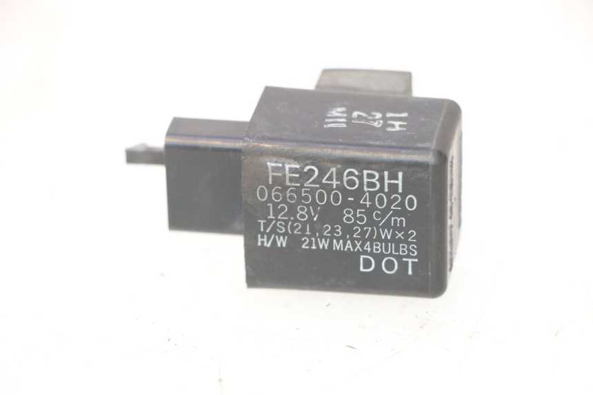 photo de FLASHER RELAY HONDA FES PANTHEON 125 (2003 - 2007) - Main view