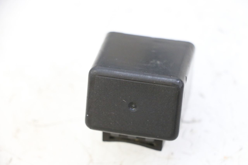 photo de TURN SIGNAL RELAY STAHO FH 50 (2018 - 2019) - Technical close-up