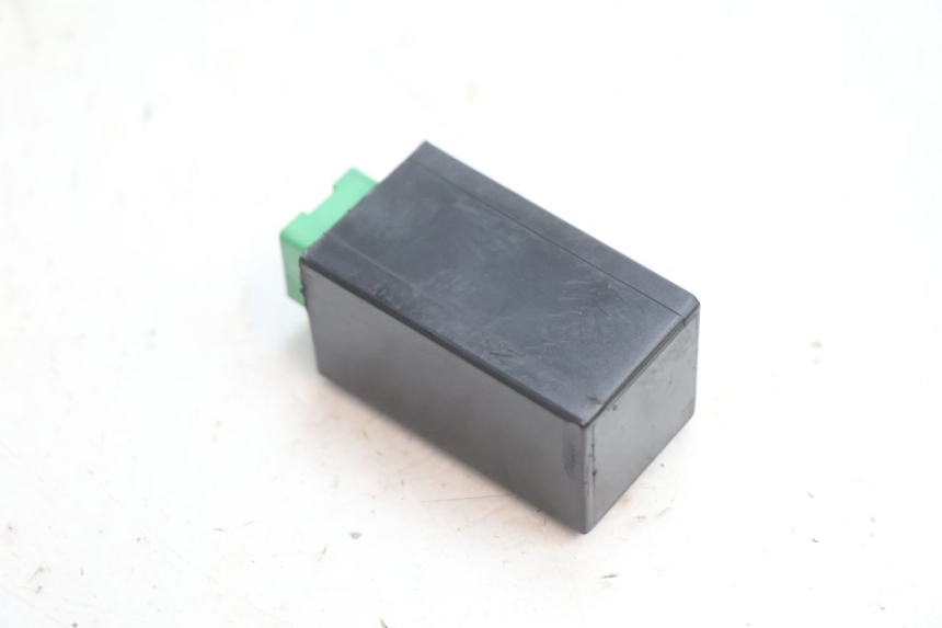 photo de TURN SIGNAL RELAY GILERA GP 800 (2007 - 2013) - Zoom on usage condition