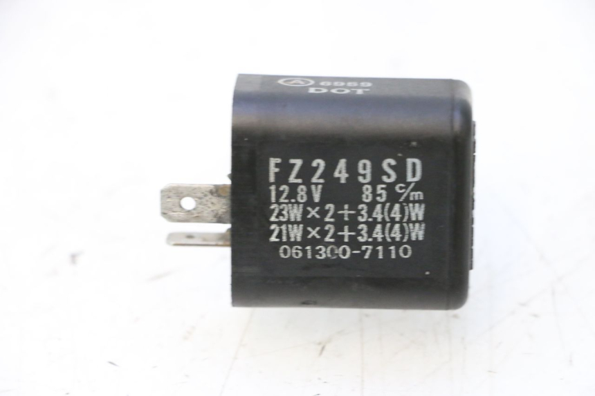 photo de TURN SIGNAL RELAY KAWASAKI GPX F ZX750F 750 (1986 - 1990) - Main view