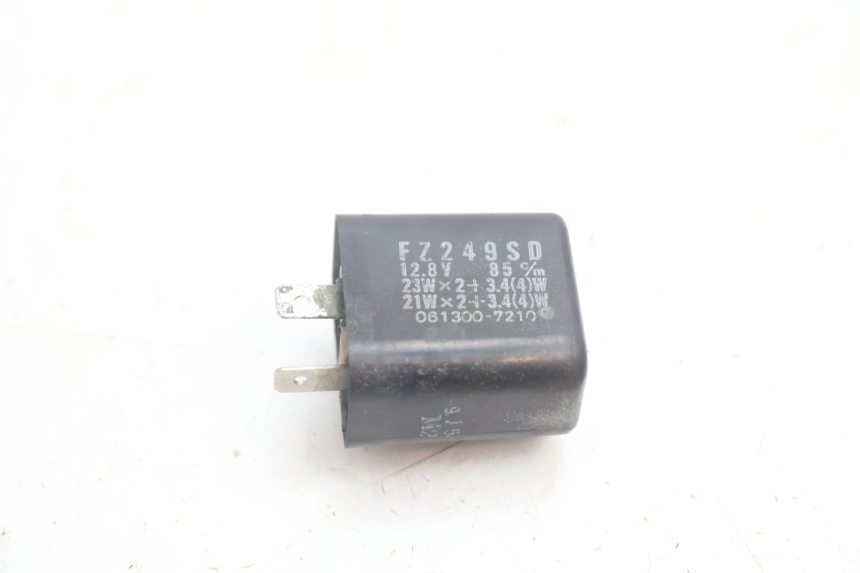photo de TURN SIGNAL RELAY SUZUKI GSX F GSXF 750 (1988 - 1998) - Main view