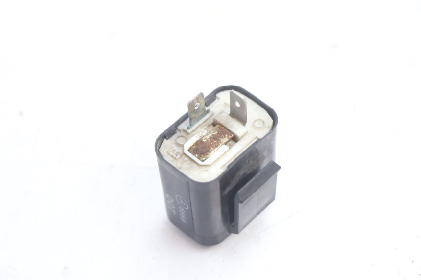 photo de TURN SIGNAL RELAY SUZUKI GSX F GSXF 750 (1988 - 1998) - Alternative perspective
