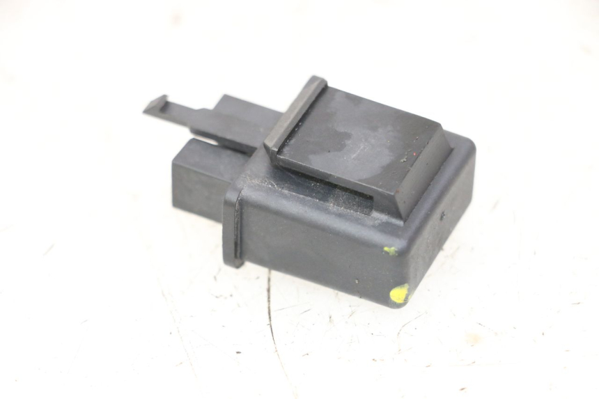 photo de TURN SIGNAL RELAY HONDA FORZA 125 (2021 - 2025) - Zoom on usage condition