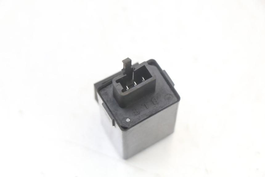 photo de TURN SIGNAL RELAY HONDA NES AROBASE 125 (2000 - 2003) - Zoom on usage condition