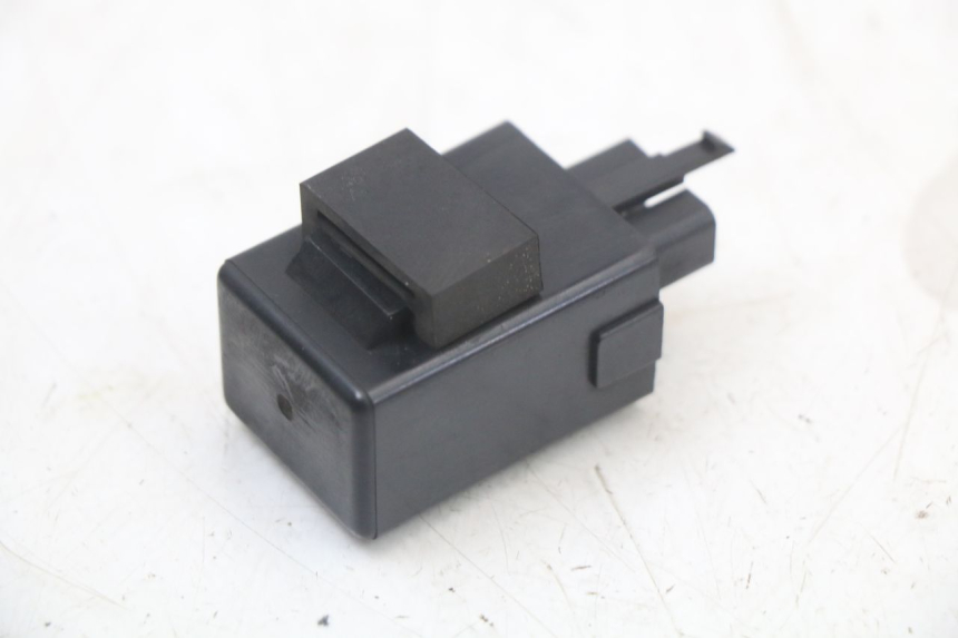 photo de TURN SIGNAL RELAY HONDA NES AROBASE 125 (2000 - 2003) - Alternative perspective