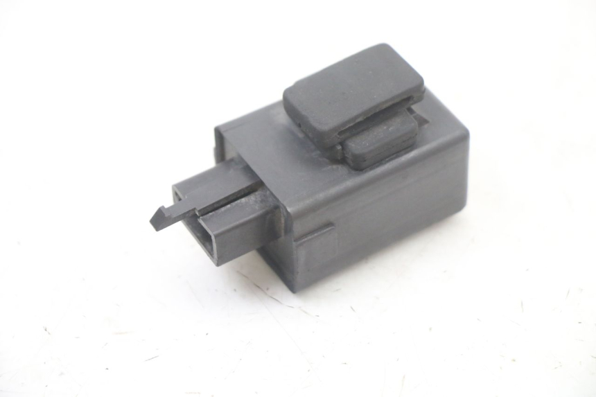 photo de TURN SIGNAL RELAY HONDA VT C2 SHADOW 750 (1997 - 2001) - Alternative perspective