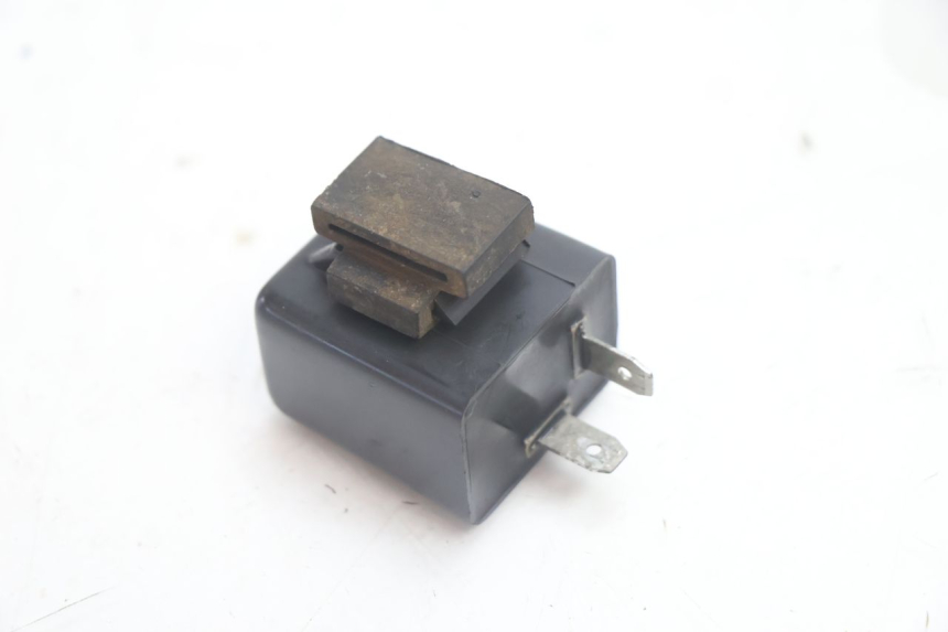 photo de TURN SIGNAL RELAY KEEWAY HURRICANE 50 (2006 - 2019) - Zoom on usage condition