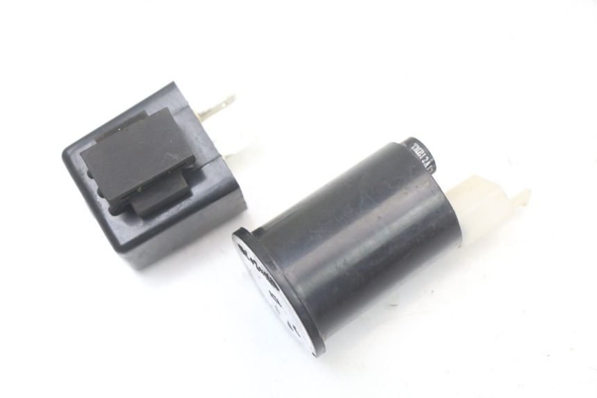 photo de TURN SIGNAL RELAY HYTRACK HY S 4X4 410 (2013 - 2016) - Component detail