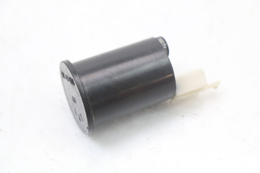 photo de TURN SIGNAL RELAY HYTRACK HY S 4X4 410 (2013 - 2016) - Technical close-up