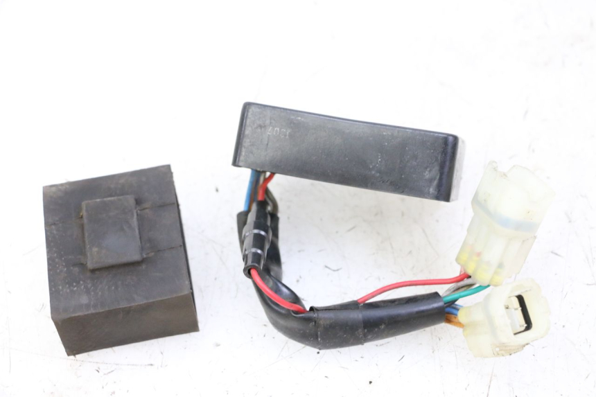 photo de TURN SIGNAL RELAY SYM JOYMAX 125 (2010 - 2017) - Surface and material condition