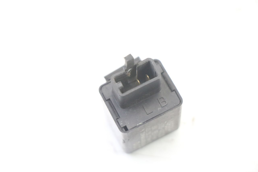 photo de TURN SIGNAL RELAY KAWASAKI ZR7 ZR-7 S 750 (1999 - 2004) - Zoom on usage condition