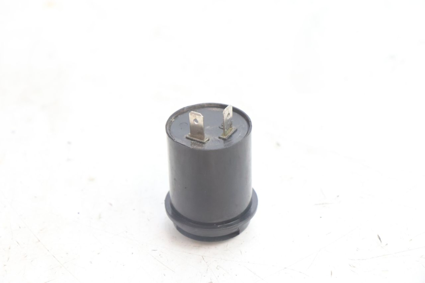 photo de FLASHER RELAY PEUGEOT KISBEE 2T 50 (2010 - 2017) - Zoom on usage condition
