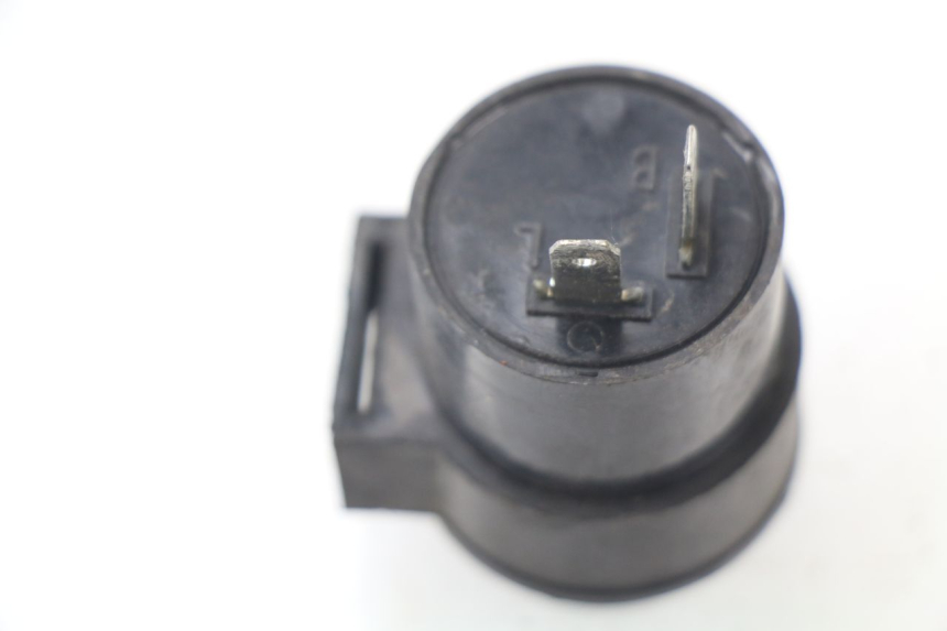 photo de FLASHER RELAY PEUGEOT KISBEE 4T 50 (2010 - 2017) - Zoom on usage condition